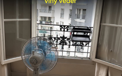 Během vlny veder může mít umístění ventilátoru zásadní význam. Zjistěte, proč jeho umístění směrem k oknu pomáhá lépe ochladit váš domov.