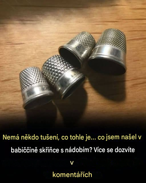 Nemá někdo tušení, co tohle je… našli jsme to ve skříňce s nádobím mé babičky? VÍCE SE DOTKNĚTE V KOMENTÁŘÍCH