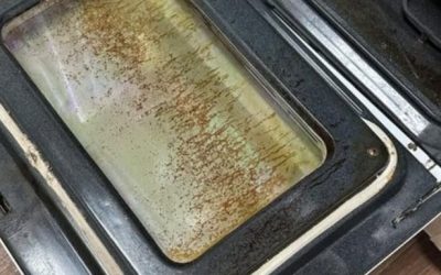 Jak odstranit roky tuku a nečistot z vaší trouby – Kompletní hloubkové čištění (bez toxických výparů!)