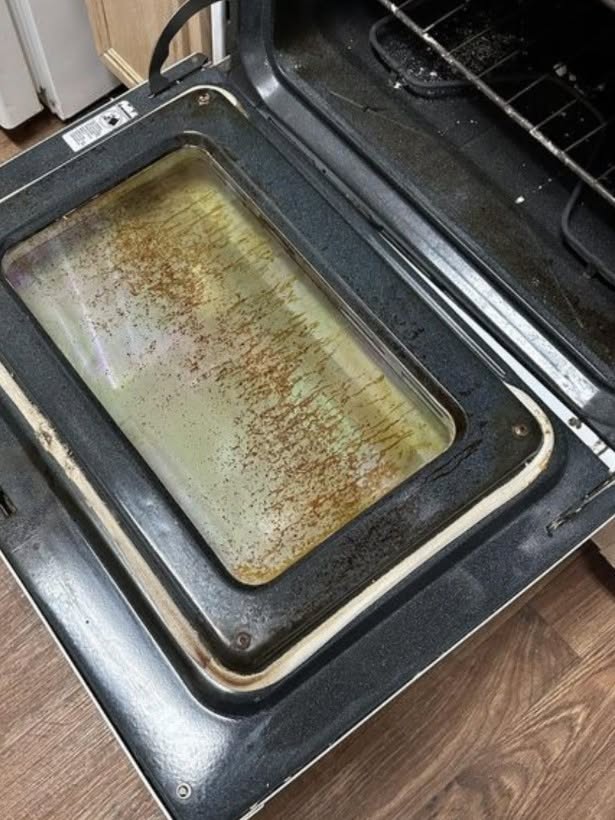 Jak odstranit roky tuku a nečistot z vaší trouby – Kompletní hloubkové čištění (bez toxických výparů!)